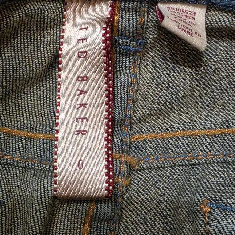 Ted Baker Women's Size 0  Jeans Blue Low Rise‎ 5 Pockets Stretch